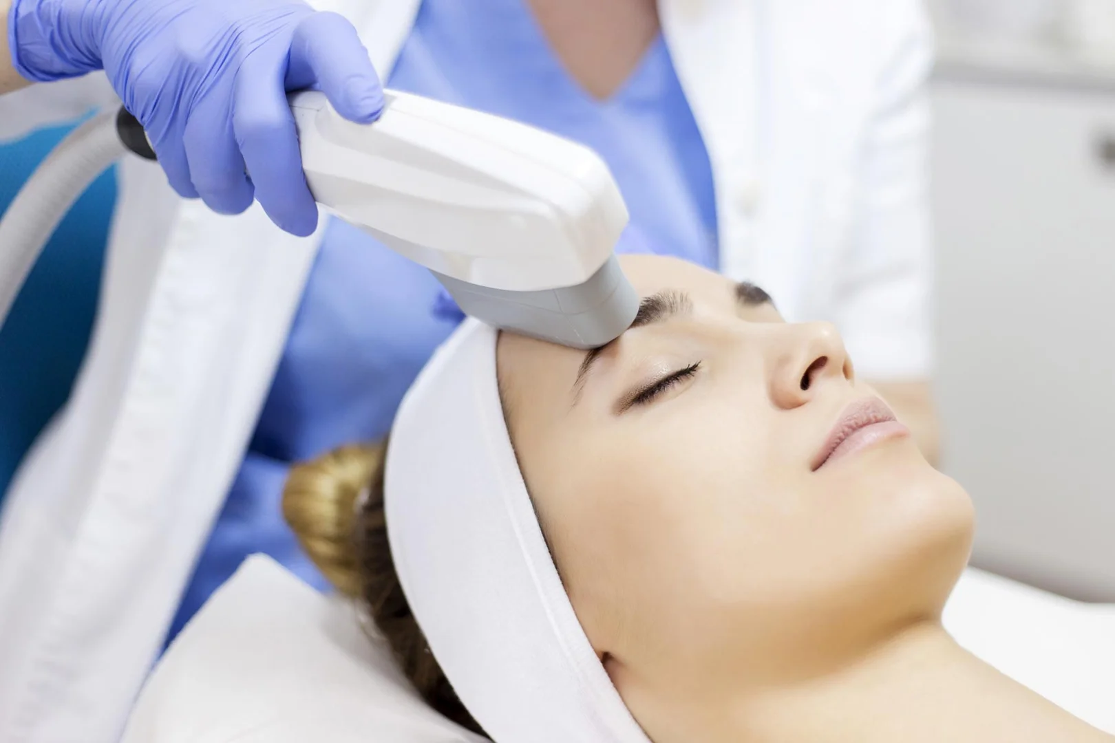 microneedling facial treatment